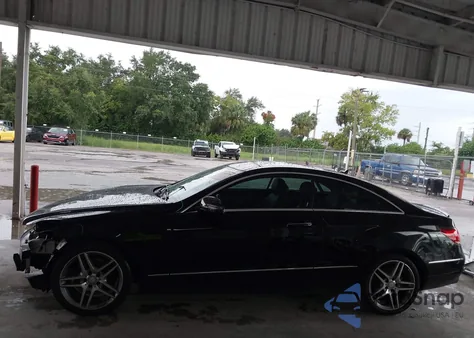 2014 Mercedes-Benz E 350 из США, поврежденный, VIN WDDKJ5KB9EF275958